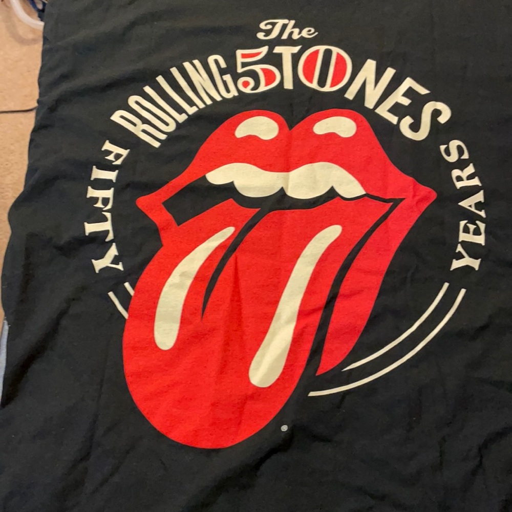 Rolling Stones official concert men’s tee shirt size xxl,  never worn .